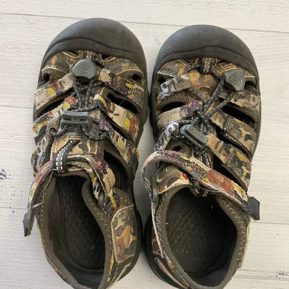 Kids Camo Keen Sandals‎ Size 12